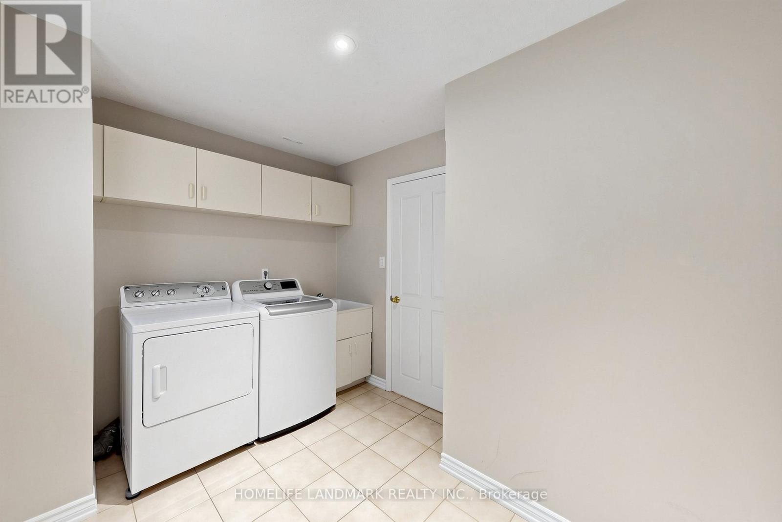 33 DUNDEE CRESCENT - 24