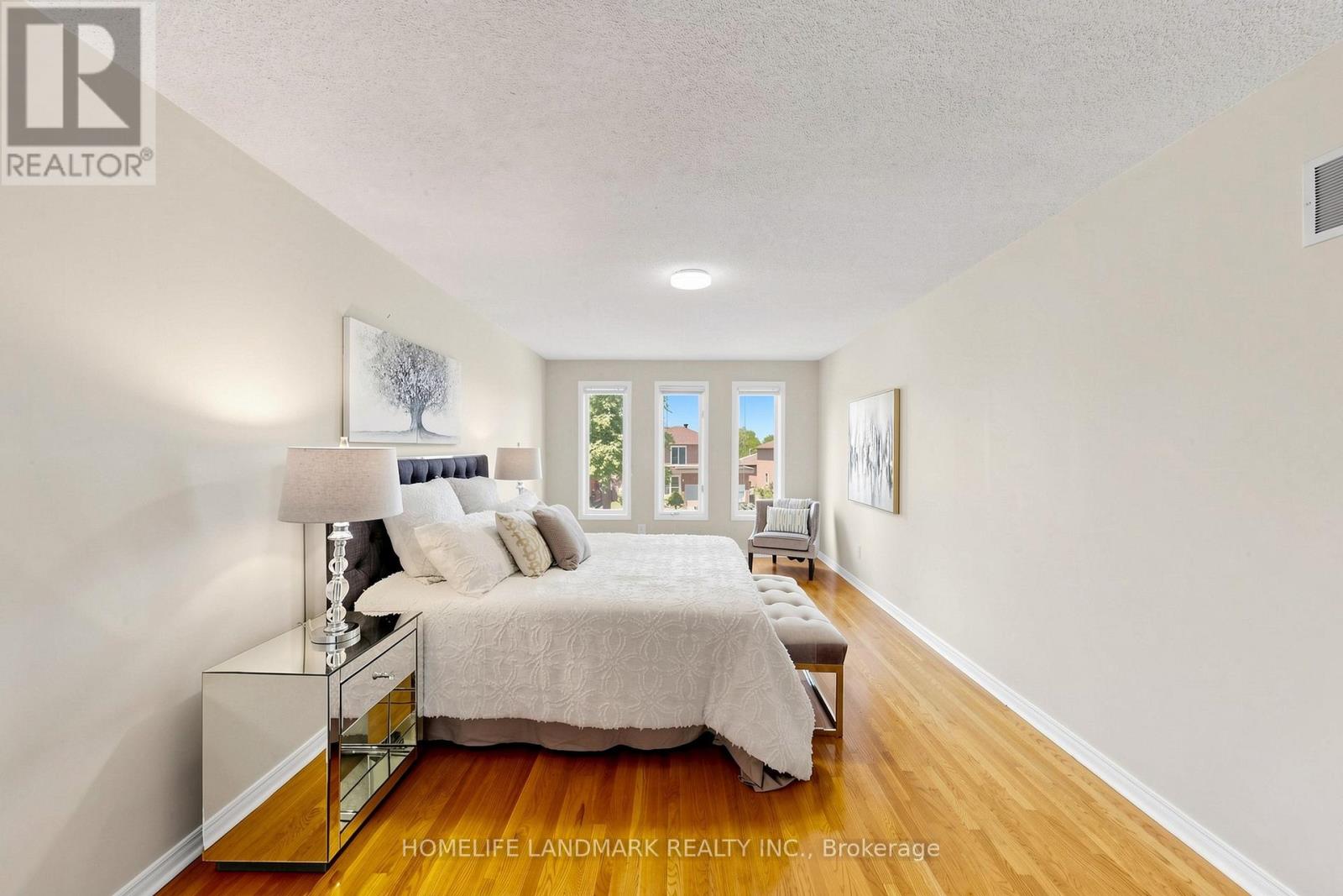 33 DUNDEE CRESCENT - 31