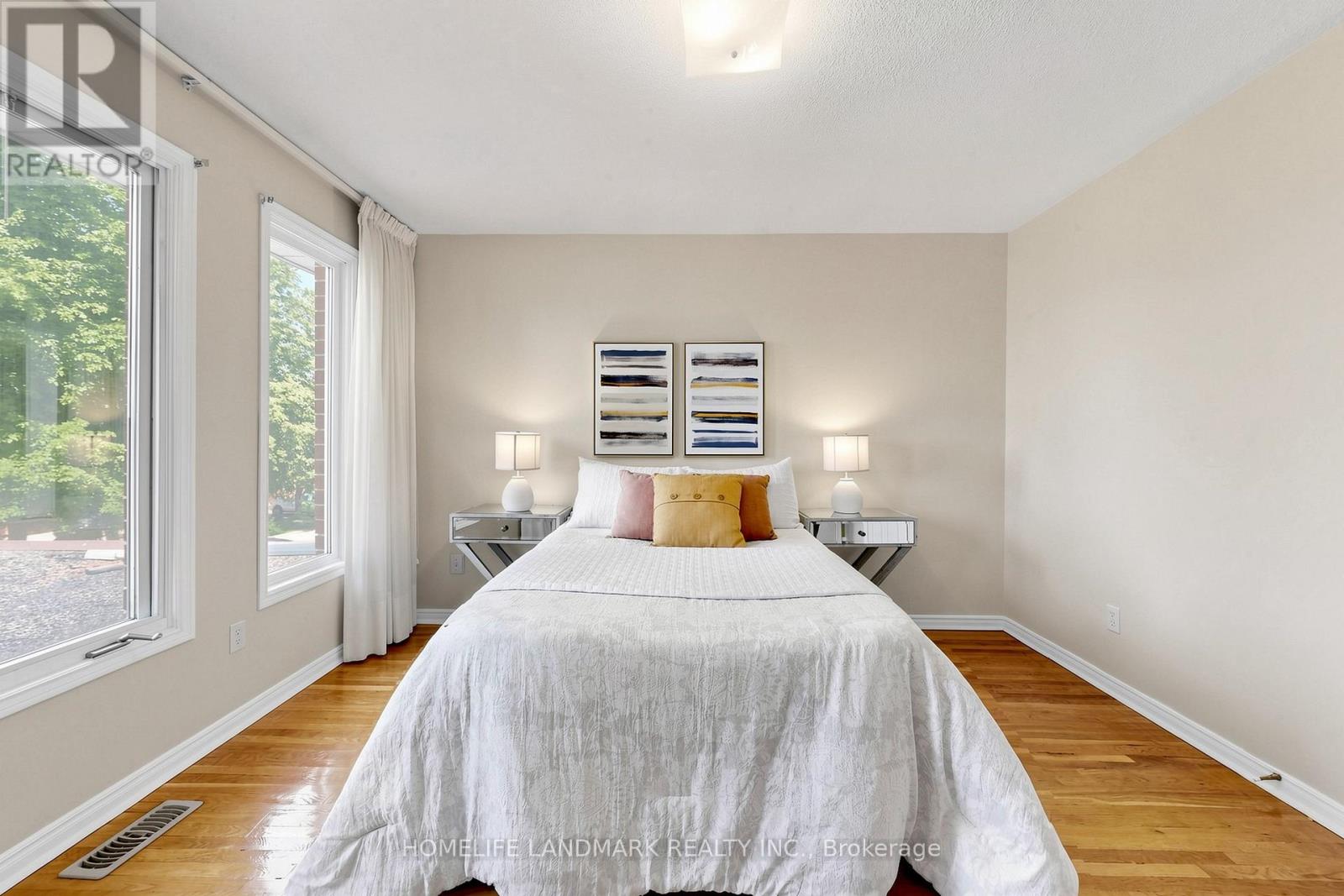 33 DUNDEE CRESCENT - 39