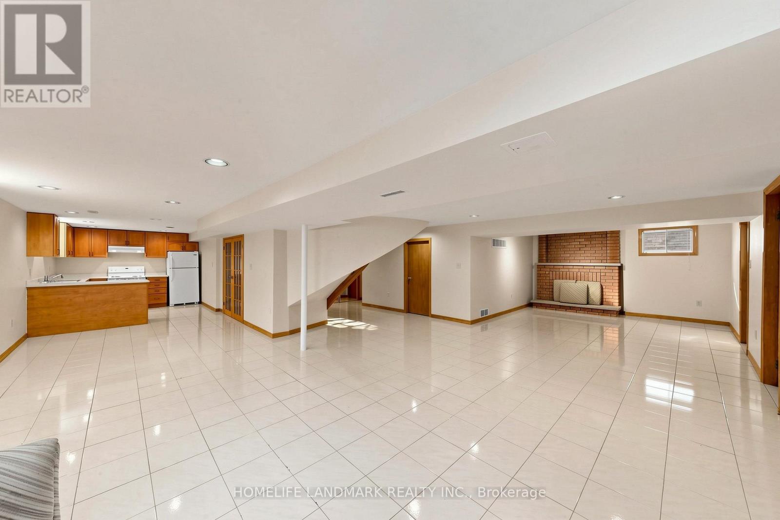 33 DUNDEE CRESCENT - 46