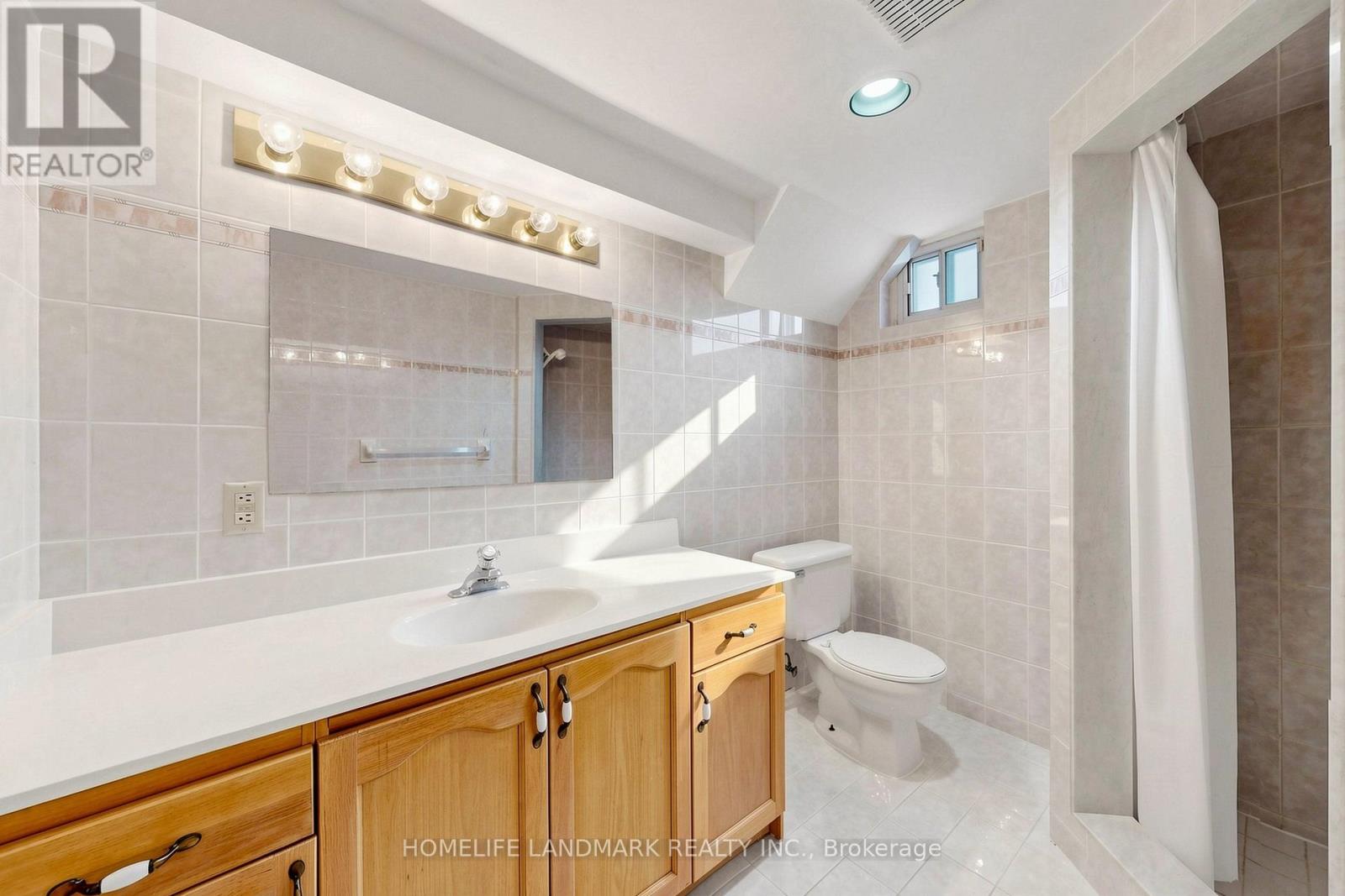 33 DUNDEE CRESCENT - 50