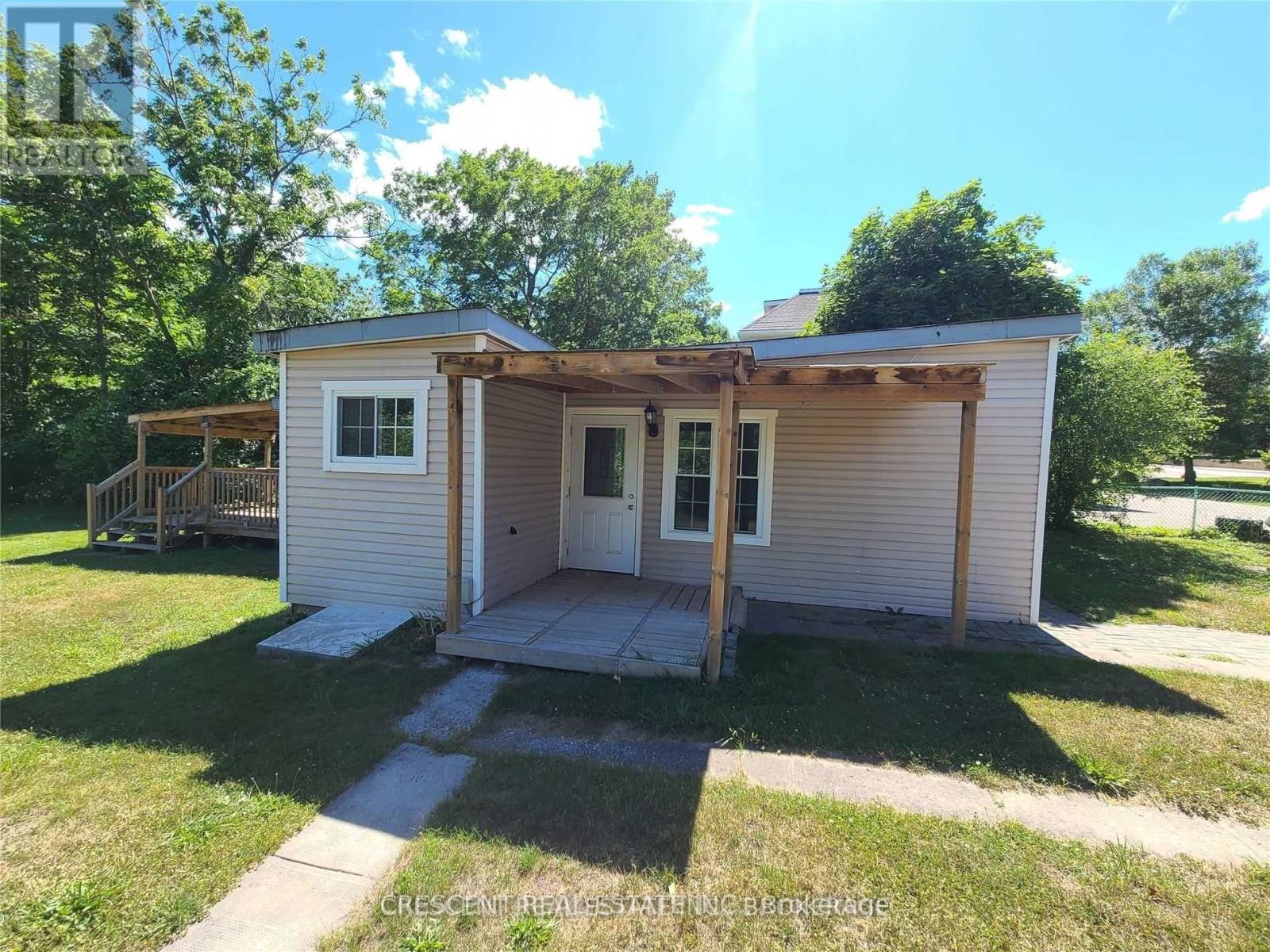 GARDEN SUITE - 261 BARRIE ROAD