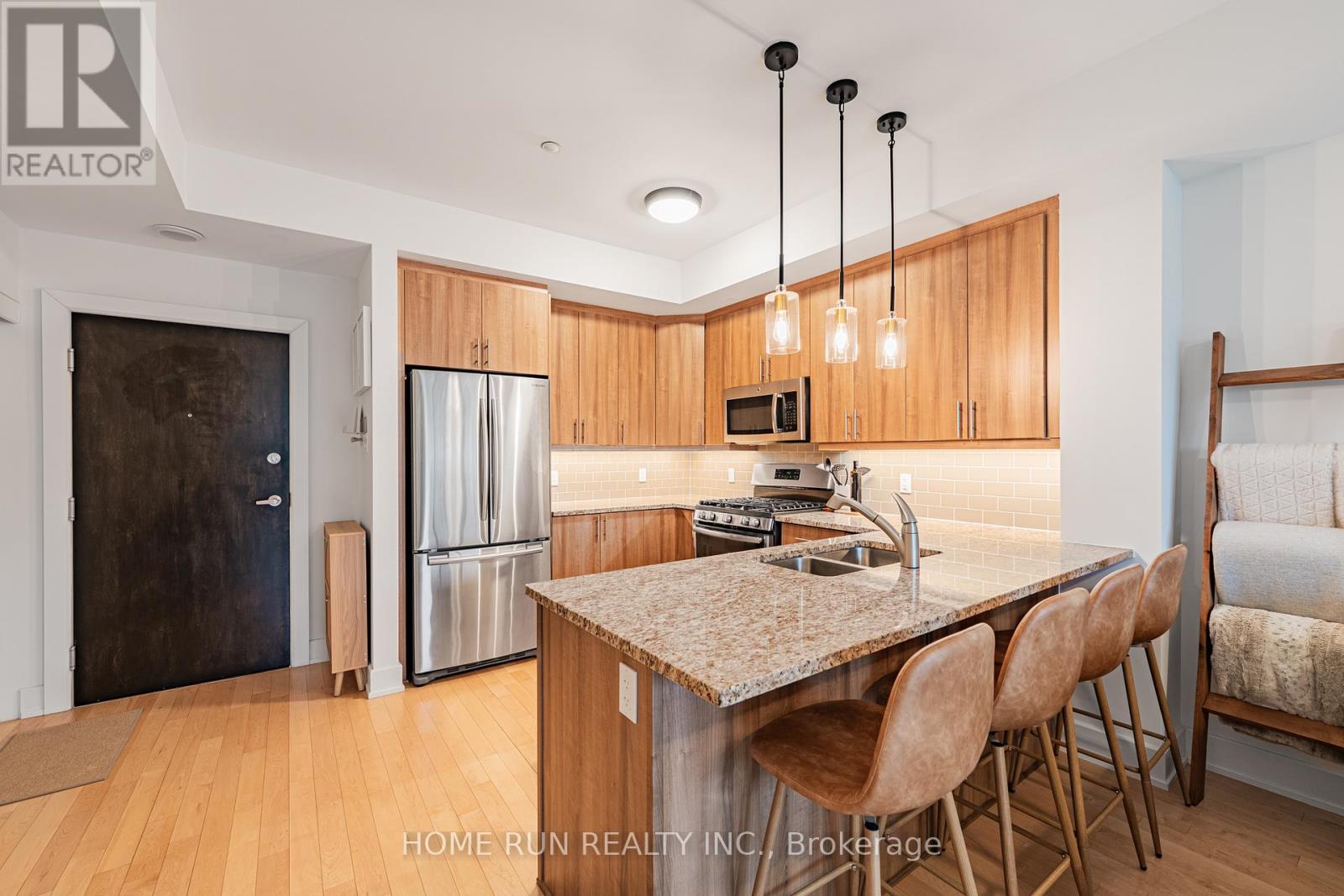 #312 615 LONGFIELDS DRIVE - 6
