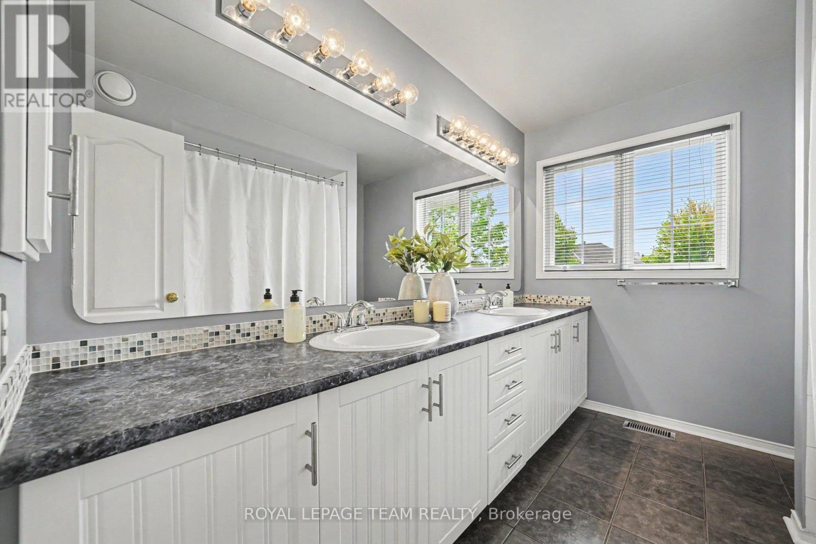 3222 CARRIAGE HILL PLACE - 32