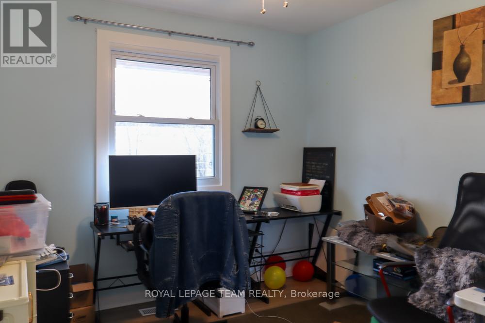 75 WINNIFRED STREET N - 17