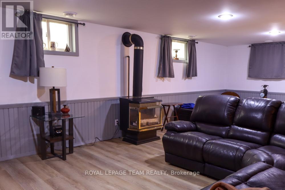 75 WINNIFRED STREET N - 20