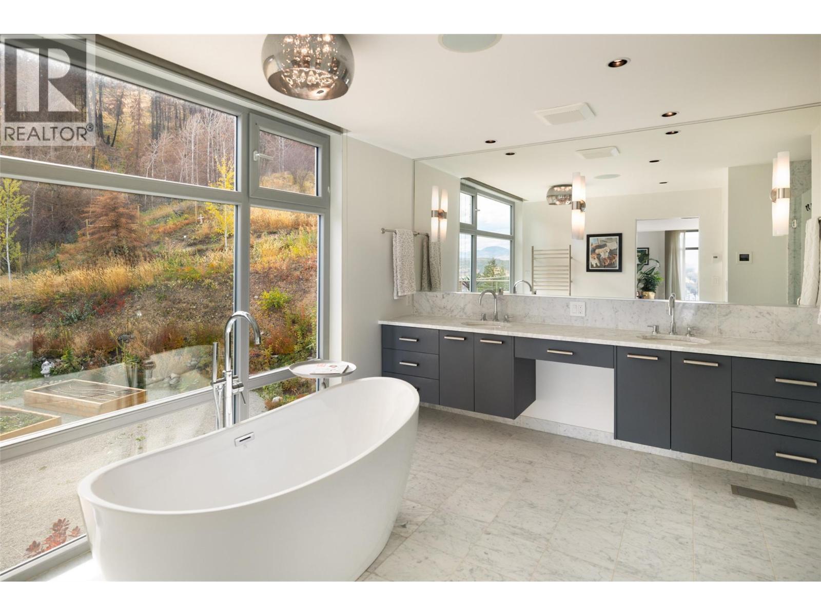 1750 Westside Road Unit# 5, Kelowna