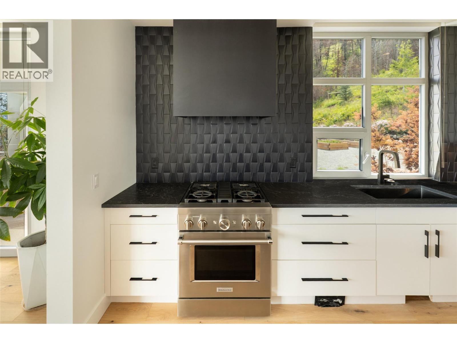 1750 Westside Road Unit# 5, Kelowna