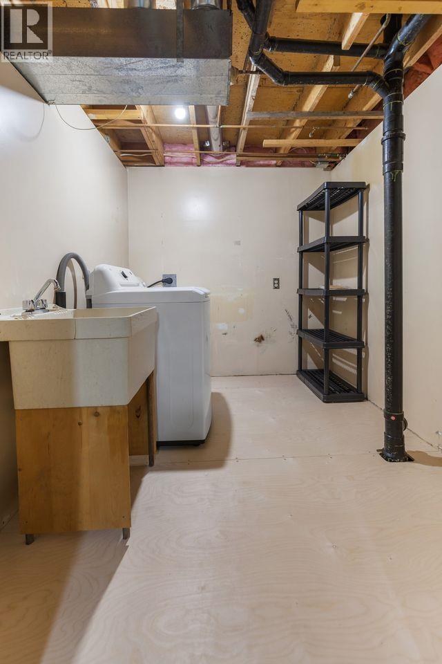 820 N BLACKBURN ROAD - 28