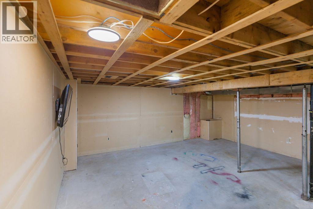 820 N BLACKBURN ROAD - 32