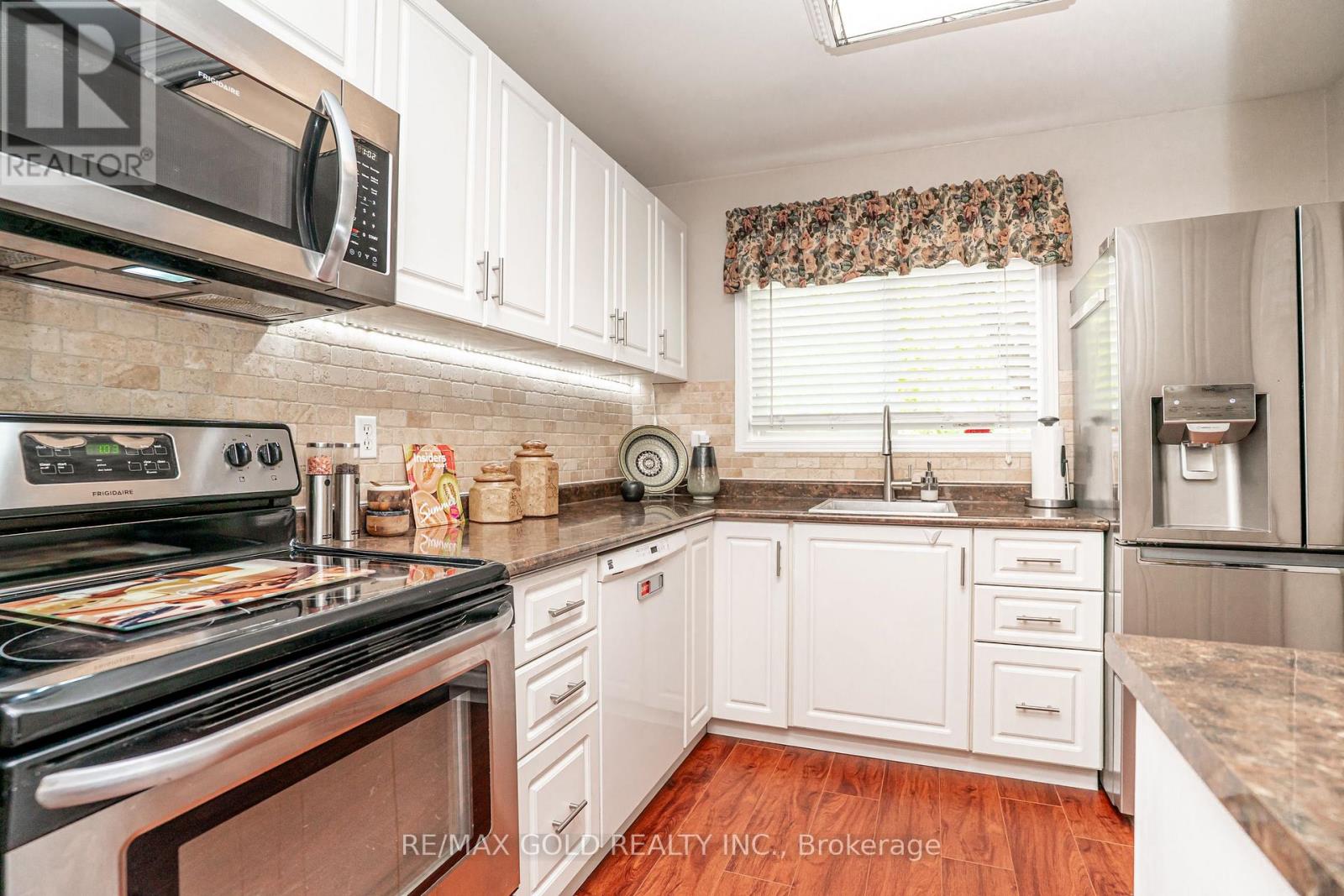 15 JACKMAN DRIVE - 16