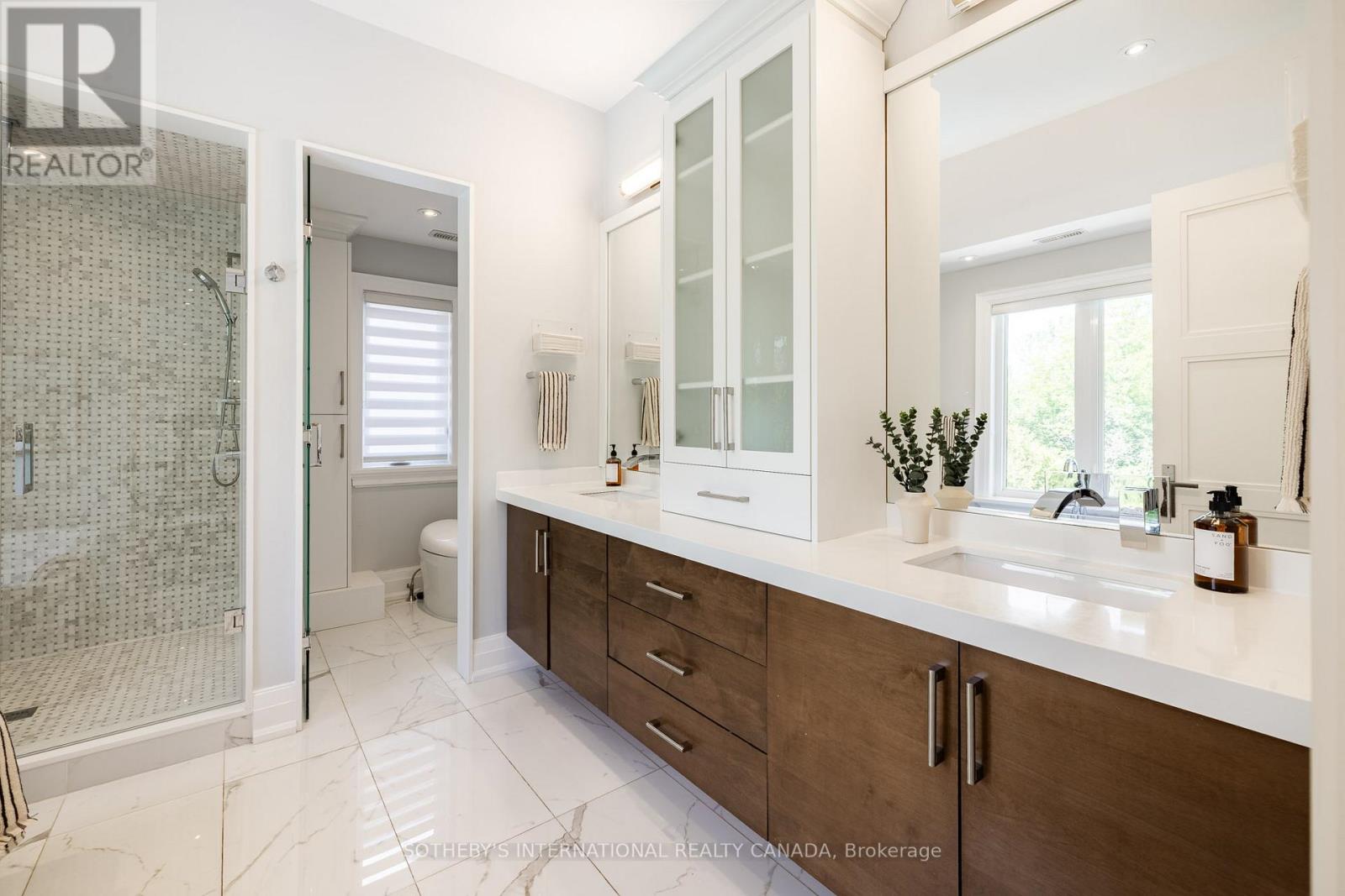 242 BETTY ANN DRIVE - 20