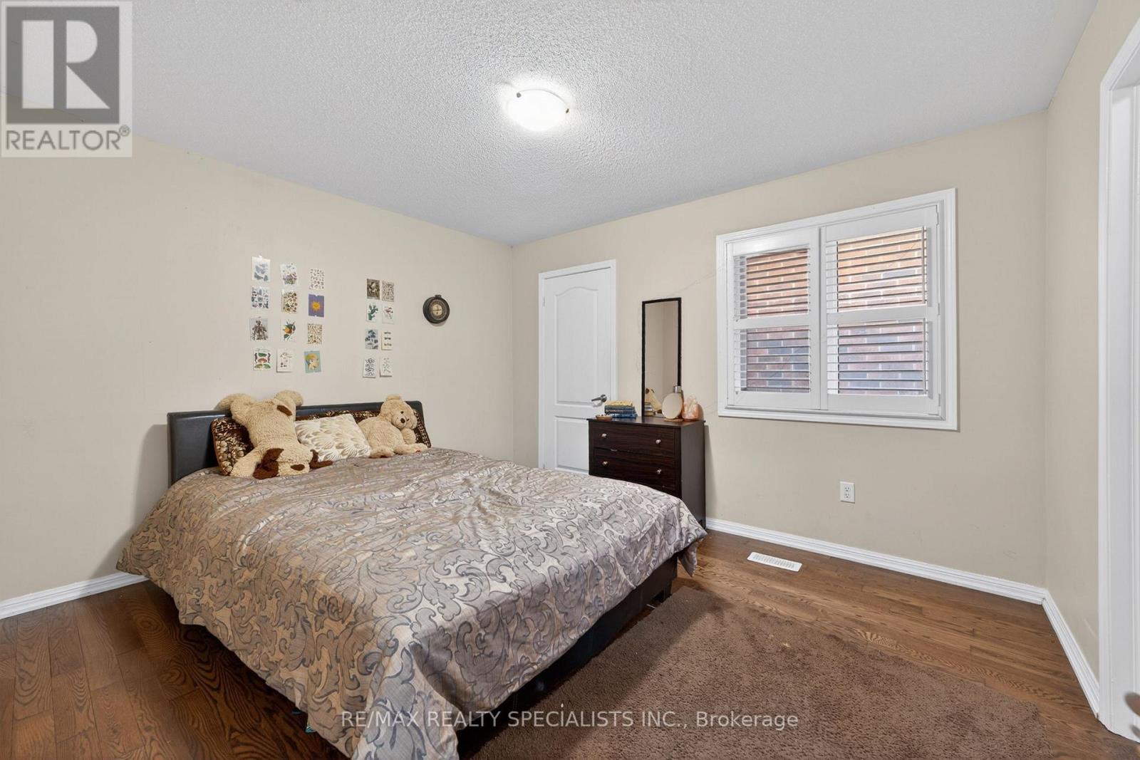 4 DONOMORE DRIVE - 26