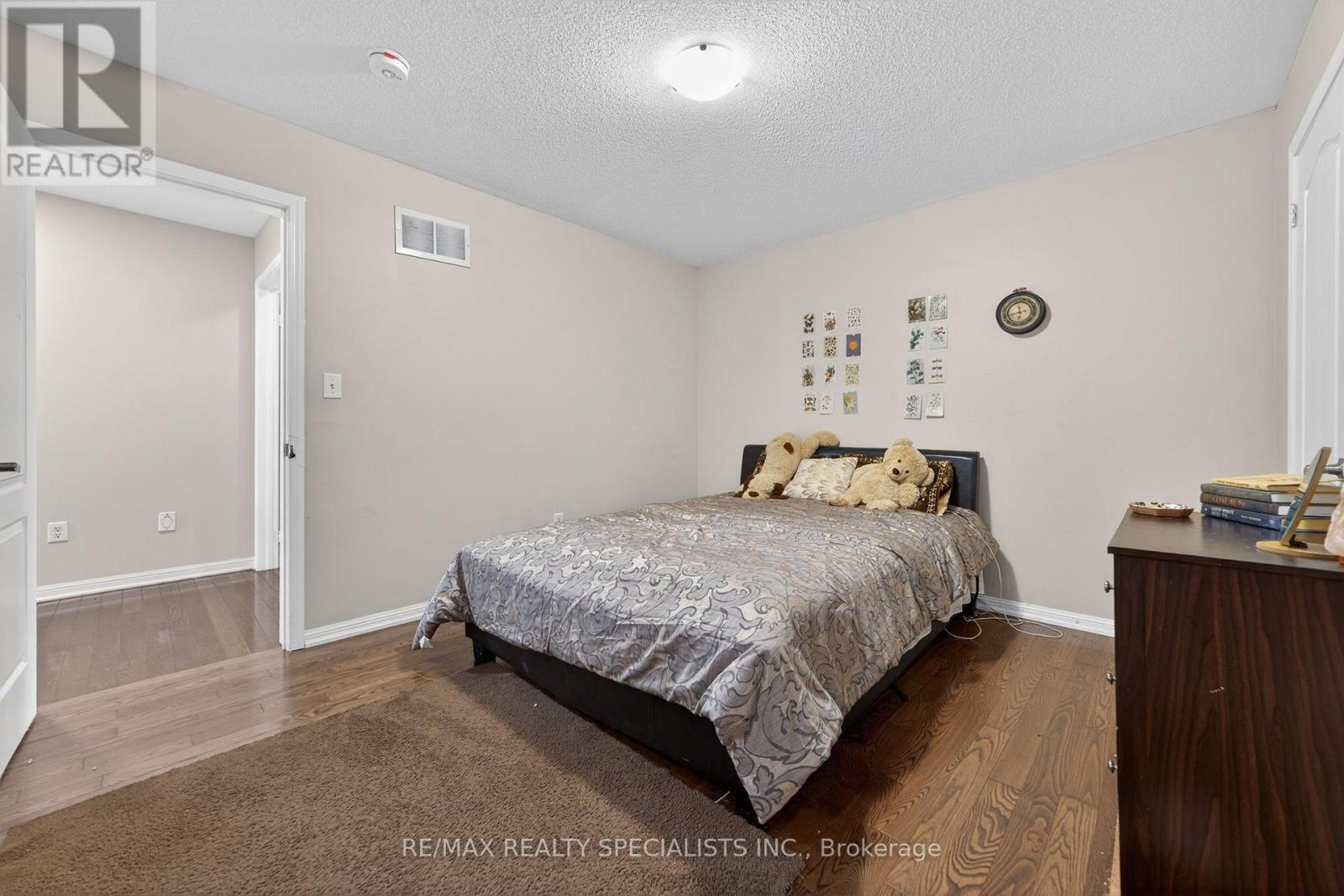 4 DONOMORE DRIVE - 27