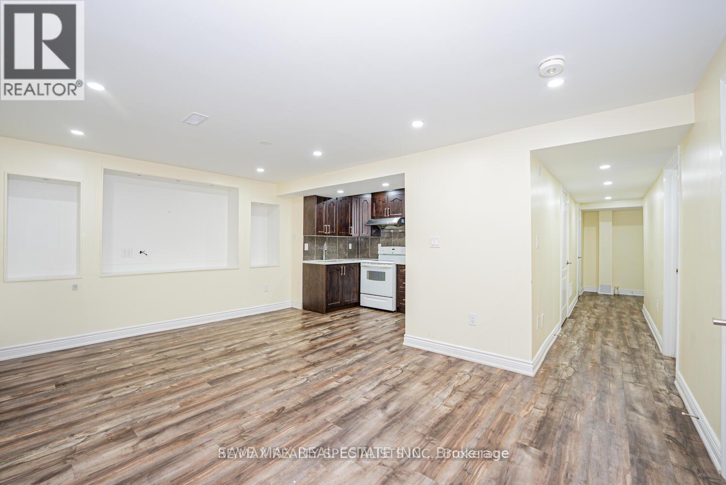 4 DONOMORE DRIVE - 38