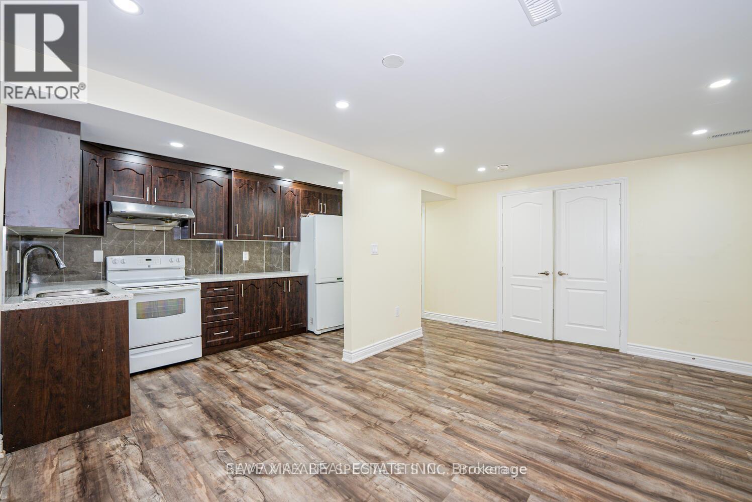 4 DONOMORE DRIVE - 39