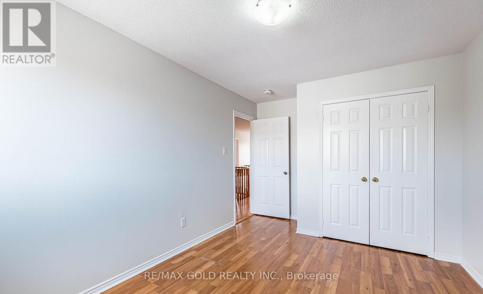 92 MOFFATT AVENUE - 26