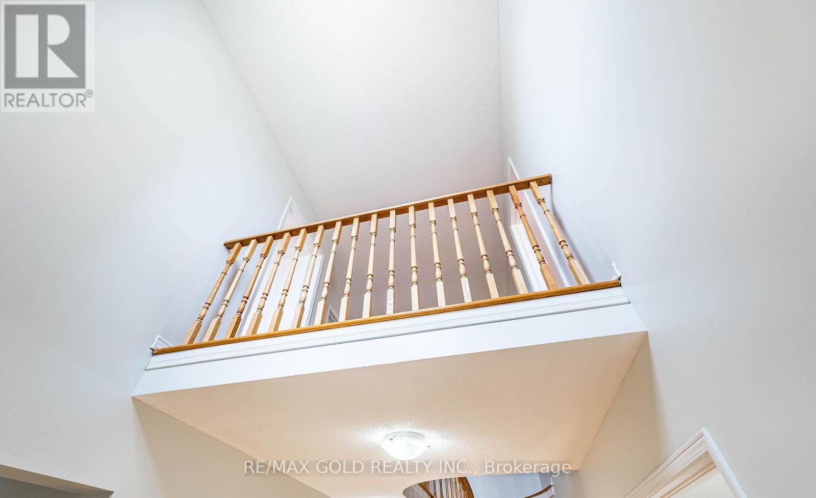 92 MOFFATT AVENUE - 6