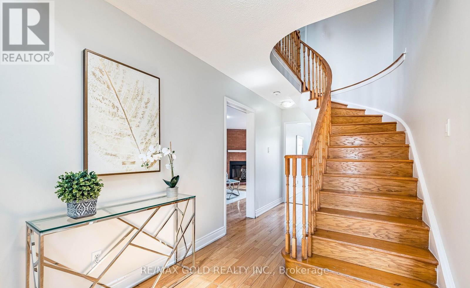 92 MOFFATT AVENUE - 7