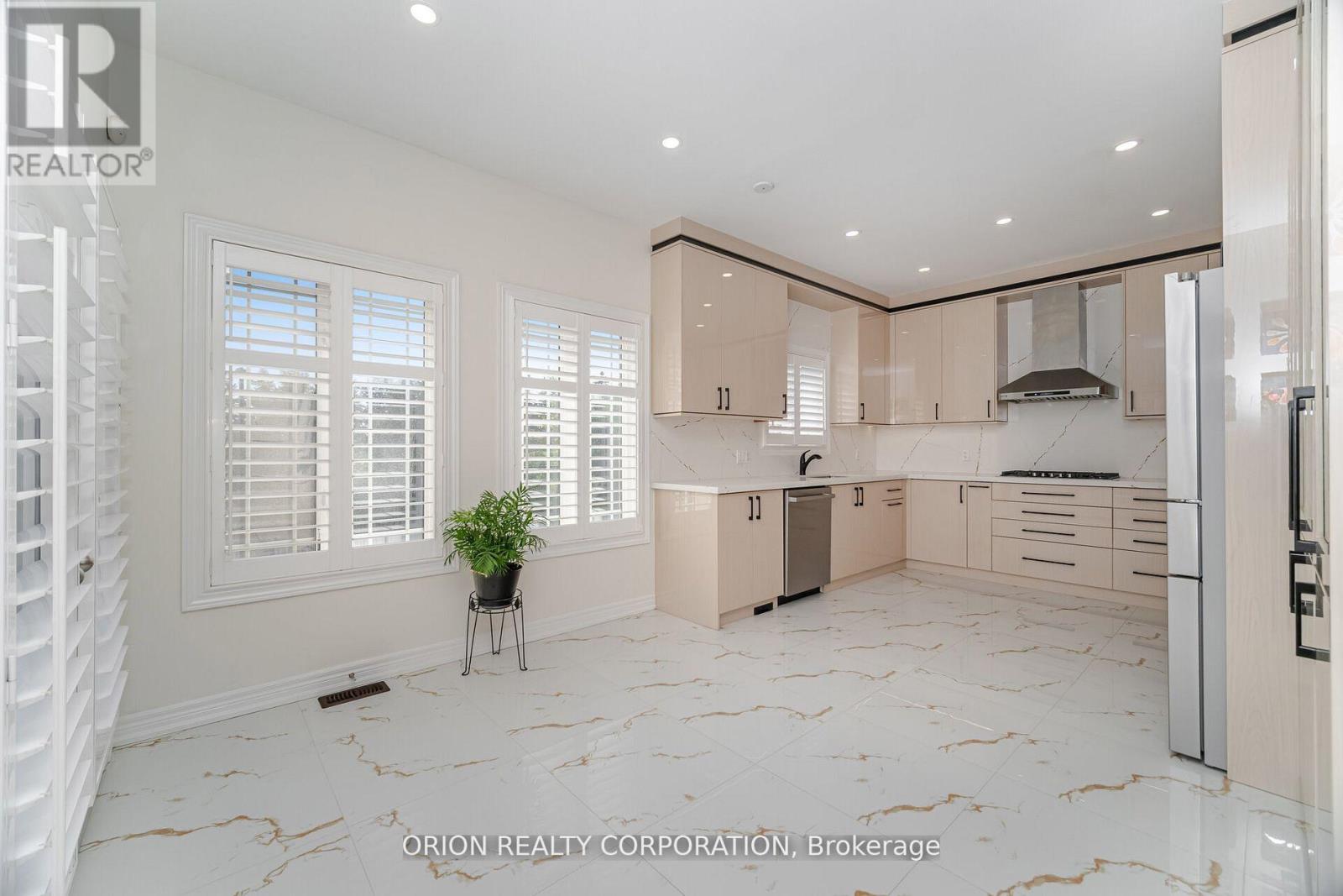802 MILTONBROCK CRESCENT - 8
