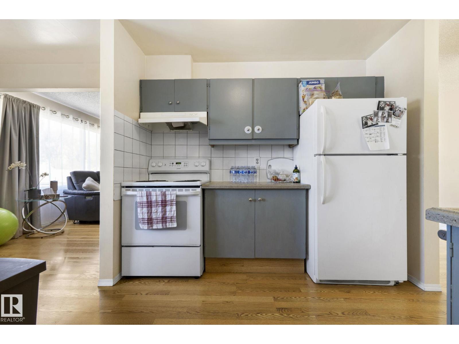 12210 92 ST NW - 28