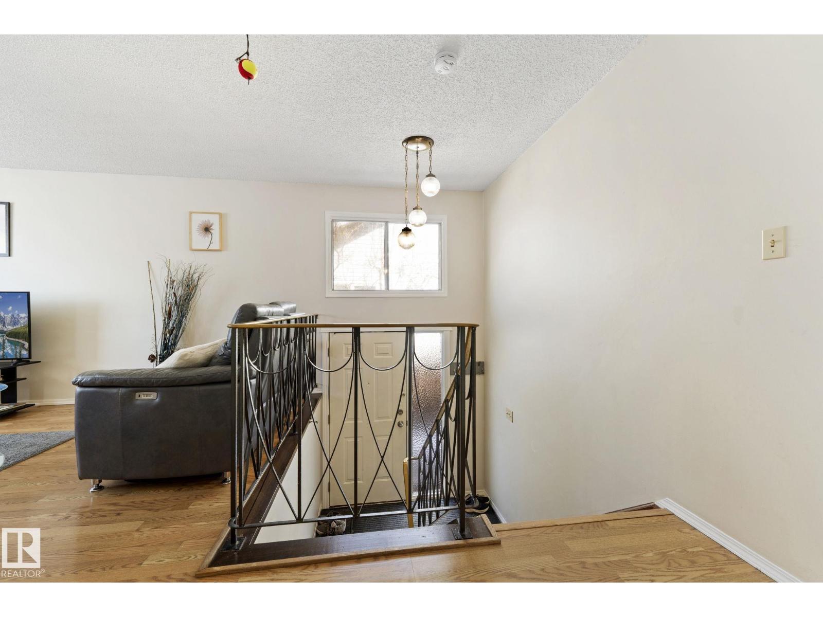 12210 92 ST NW - 24
