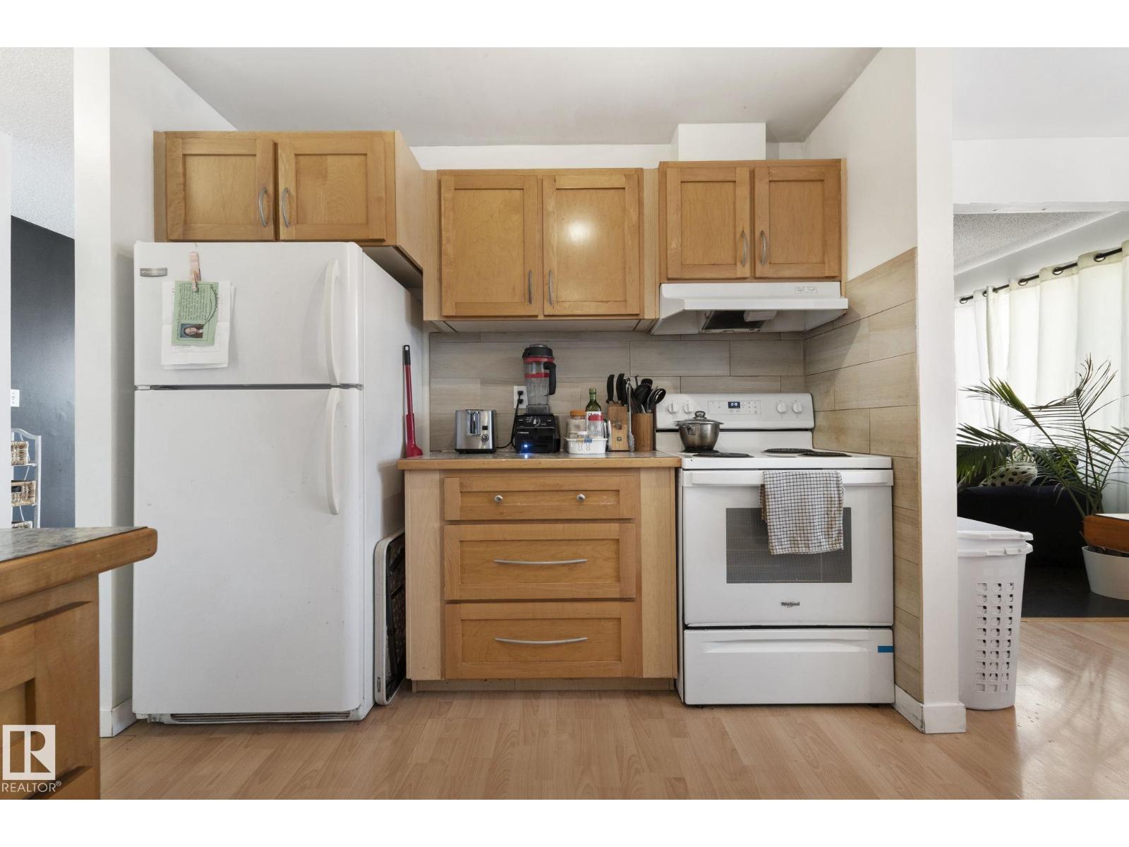 12210 92 ST NW - 16