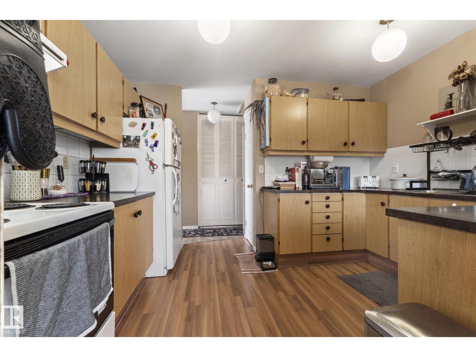 12210 92 ST NW - 52