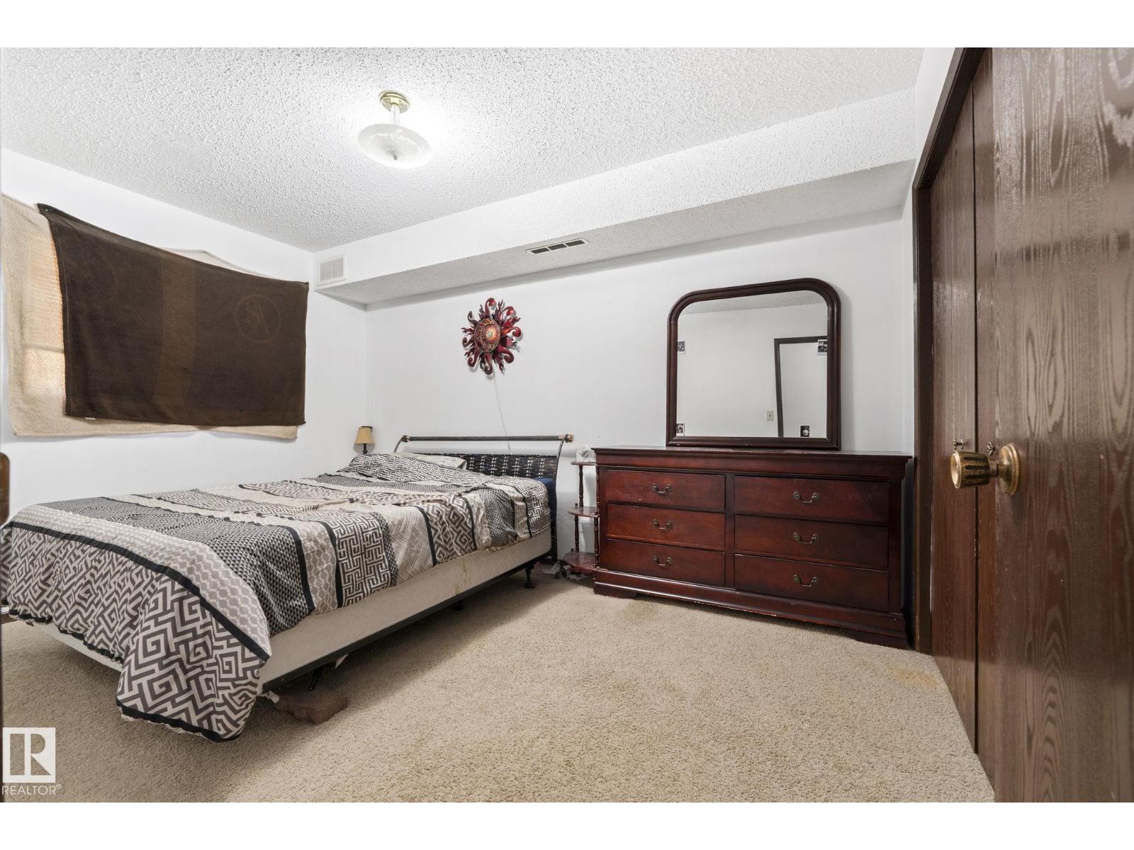 12210 92 ST NW - 44