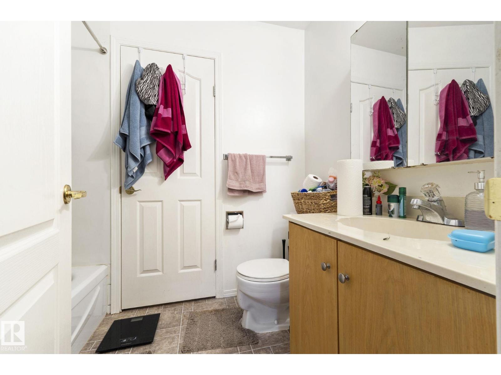 12210 92 ST NW - 35
