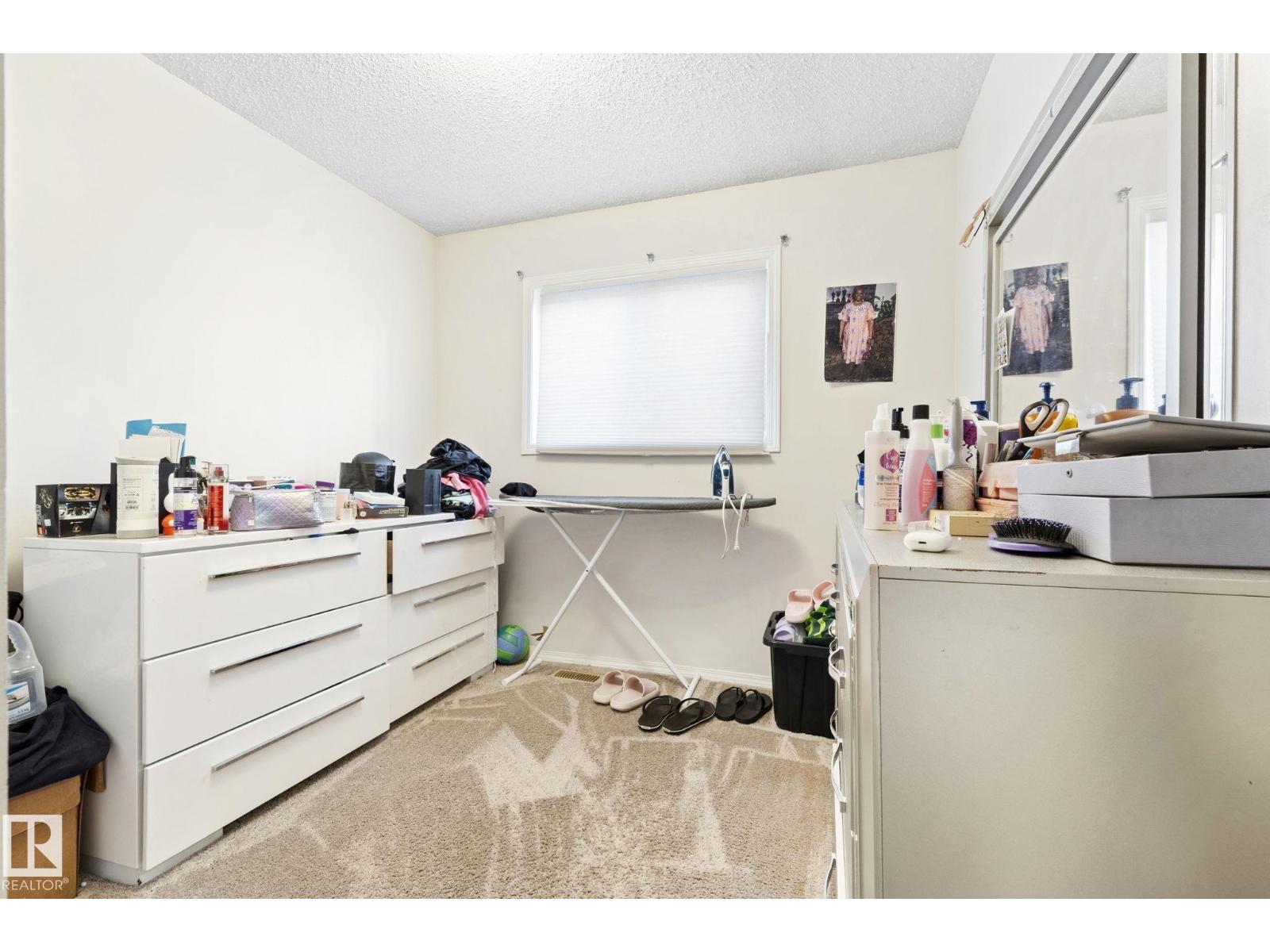 12210 92 ST NW - 32