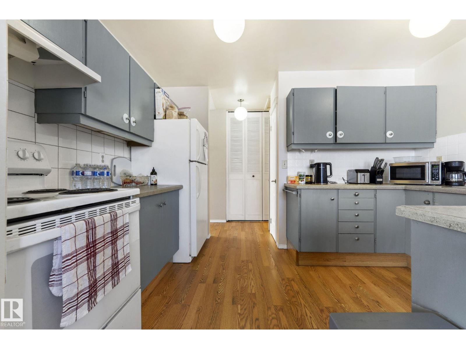 12210 92 ST NW - 27