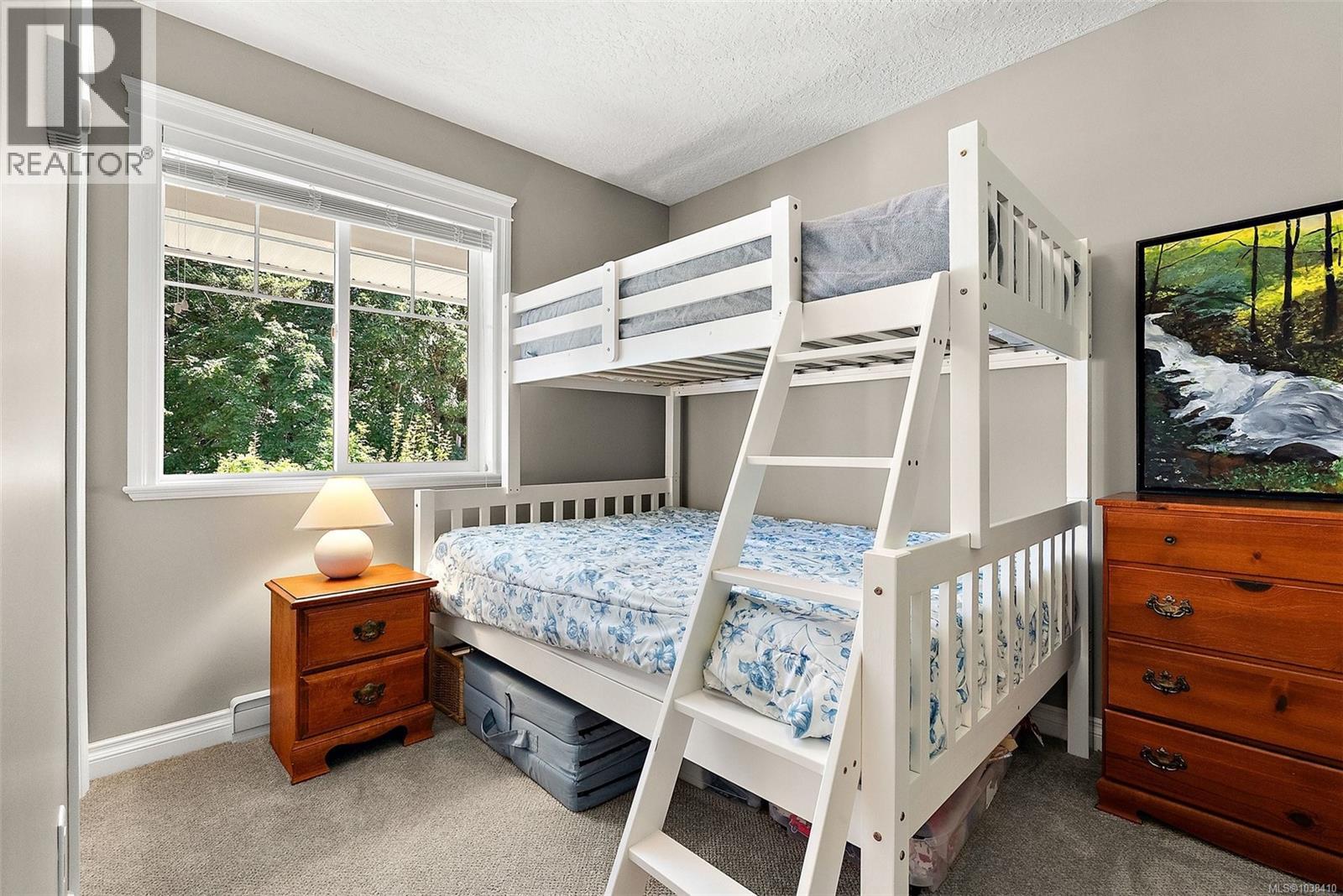 1998 Hawkins Pl, Highlands