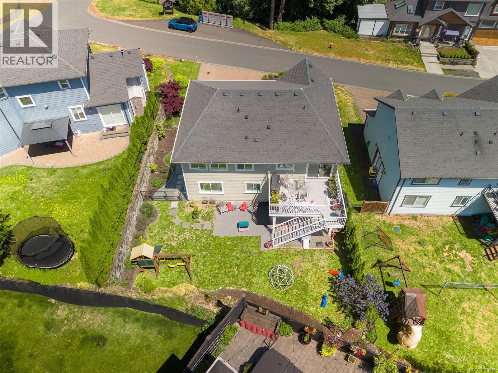 1998 Hawkins Pl, Highlands