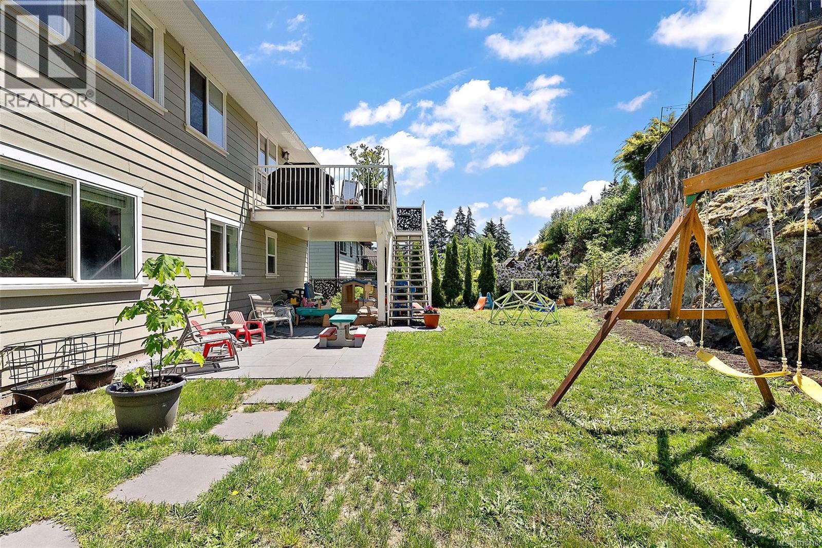 1998 Hawkins Pl, Highlands