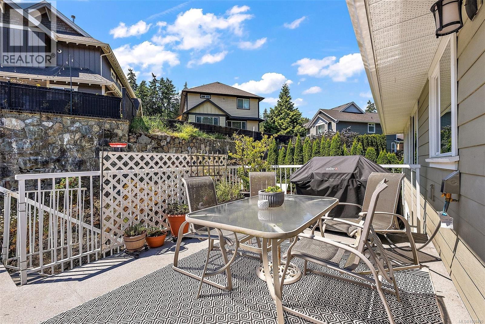 1998 Hawkins Pl, Highlands