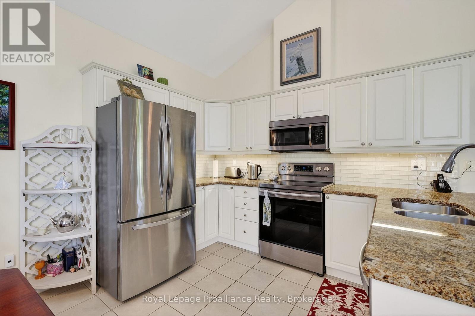 #402 325 DENSMORE ROAD - 15