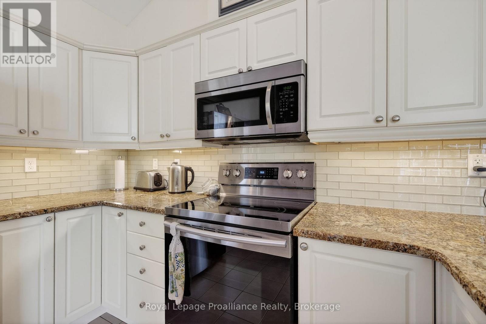 #402 325 DENSMORE ROAD - 16