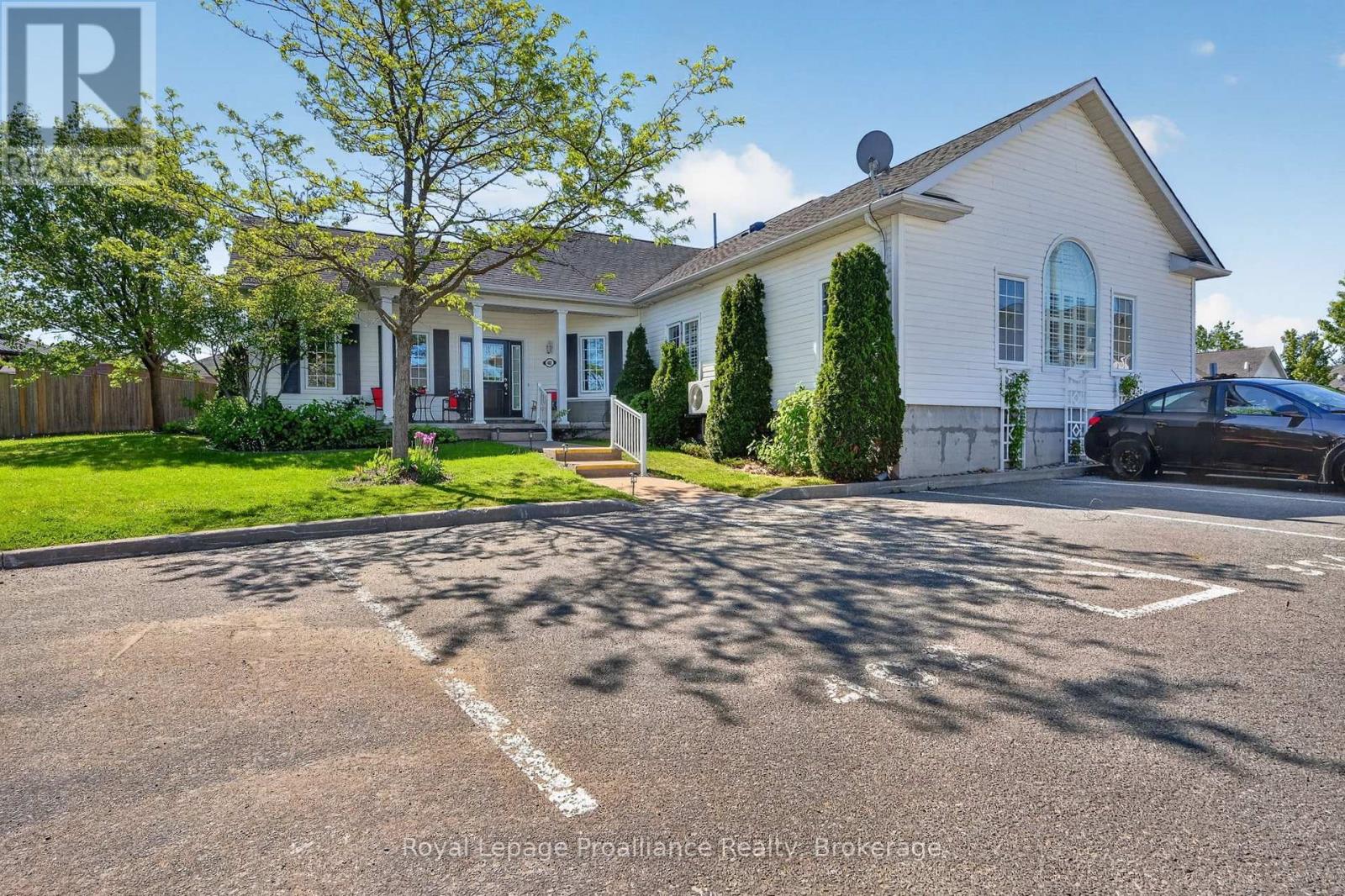 #402 325 DENSMORE ROAD - 2