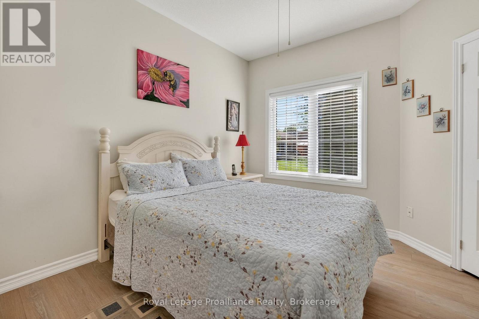 #402 325 DENSMORE ROAD - 21