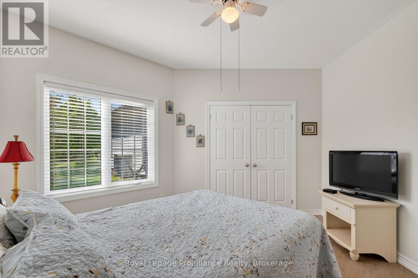 #402 325 DENSMORE ROAD - 22