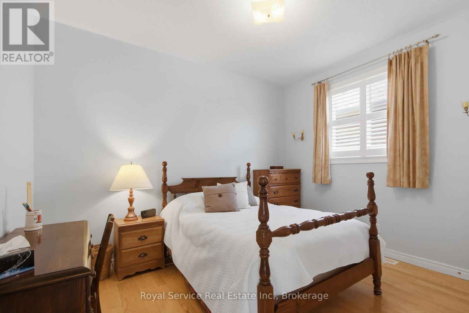 761 PRINCE OF WALES DRIVE - 11