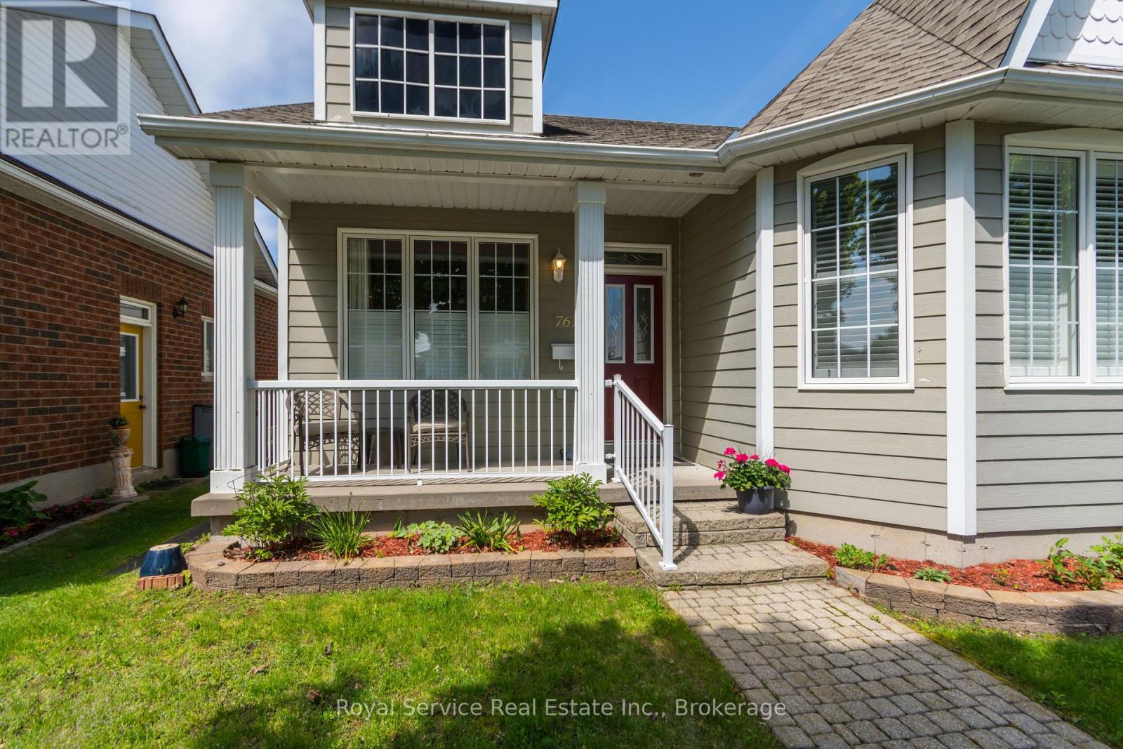 761 PRINCE OF WALES DRIVE - 2