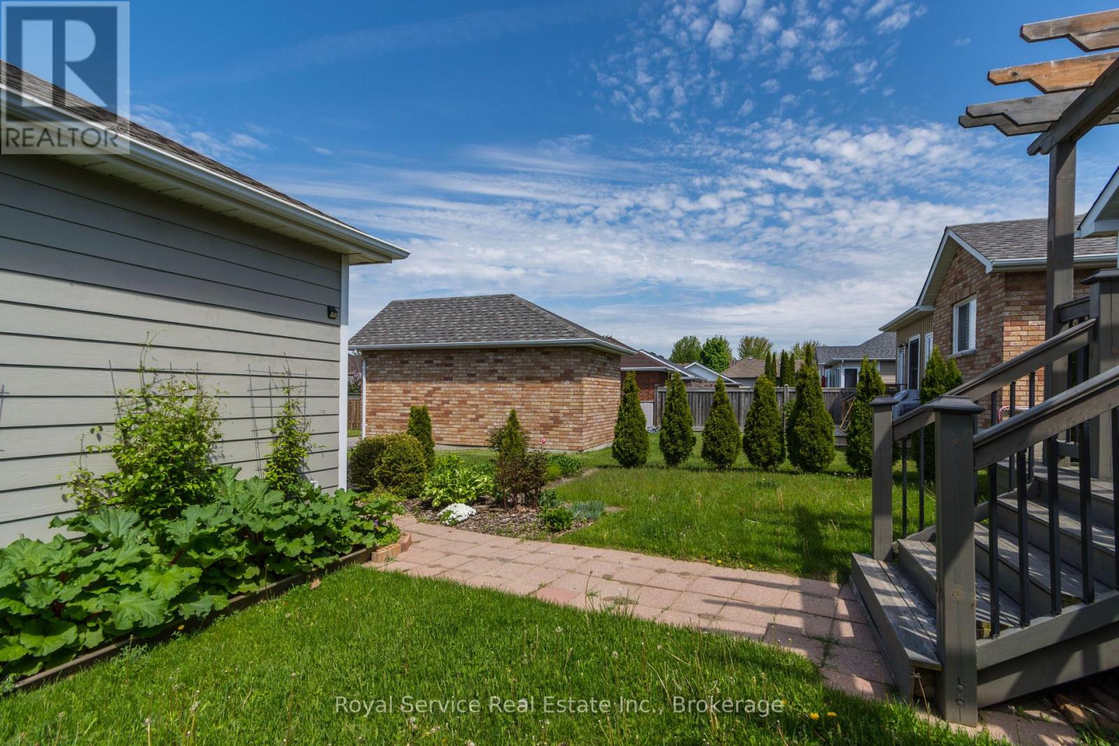 761 PRINCE OF WALES DRIVE - 28