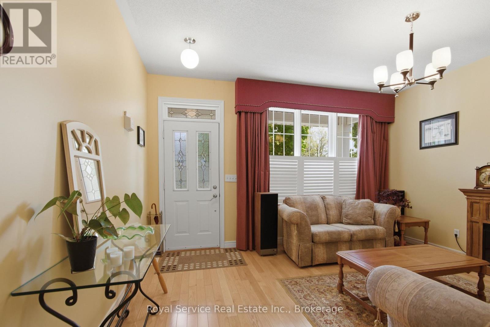 761 PRINCE OF WALES DRIVE - 3