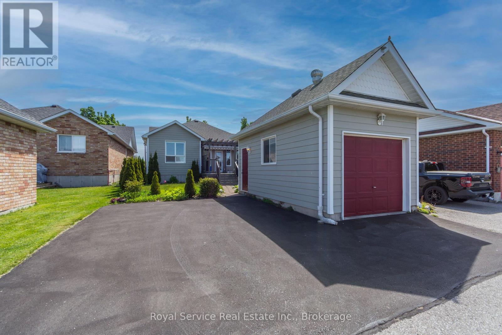 761 PRINCE OF WALES DRIVE - 32