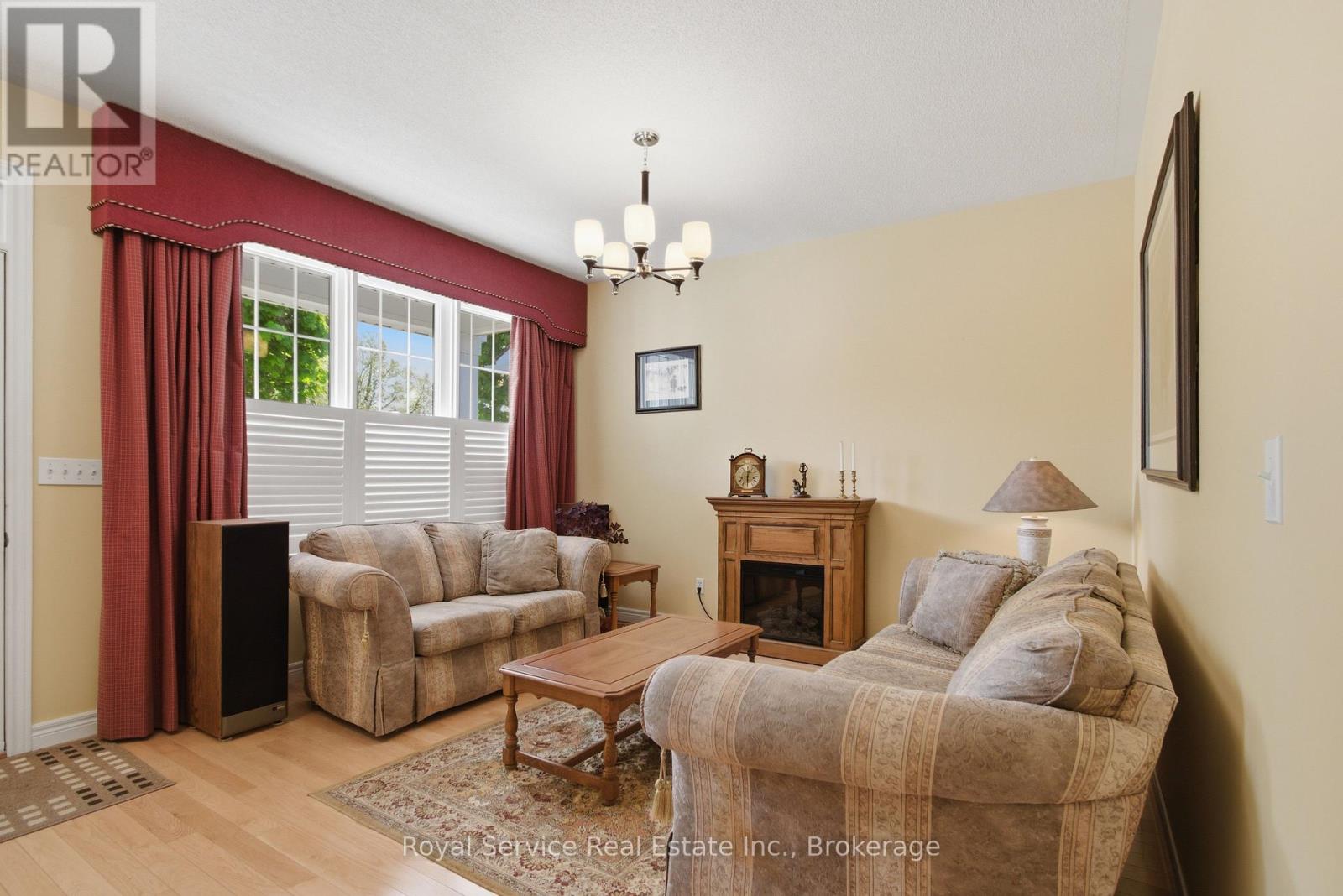 761 PRINCE OF WALES DRIVE - 5