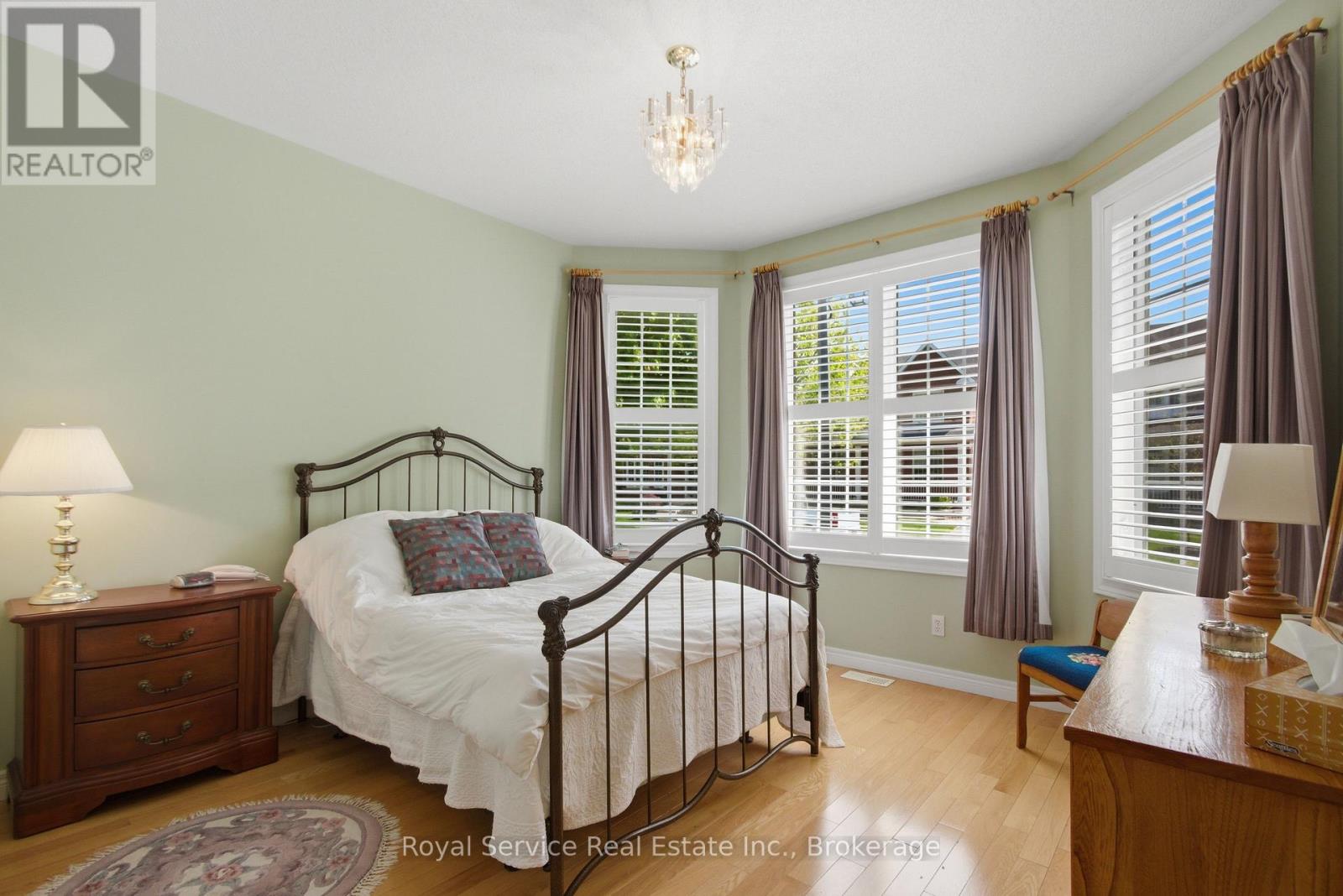 761 PRINCE OF WALES DRIVE - 7