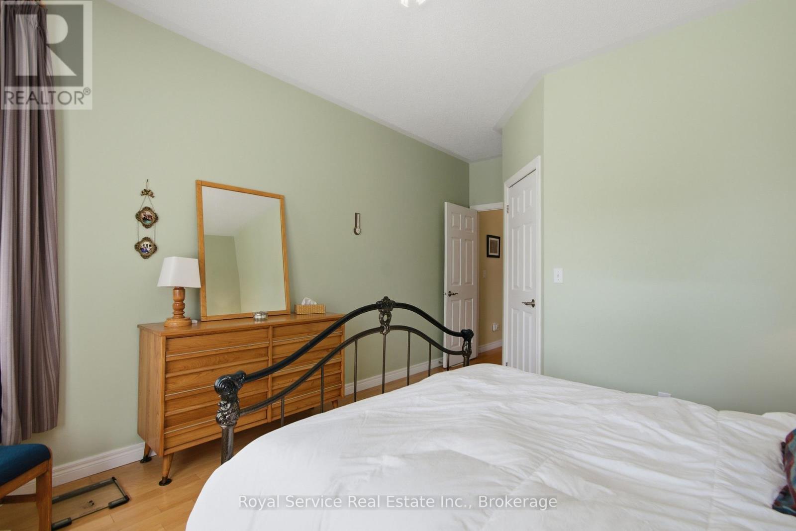 761 PRINCE OF WALES DRIVE - 8