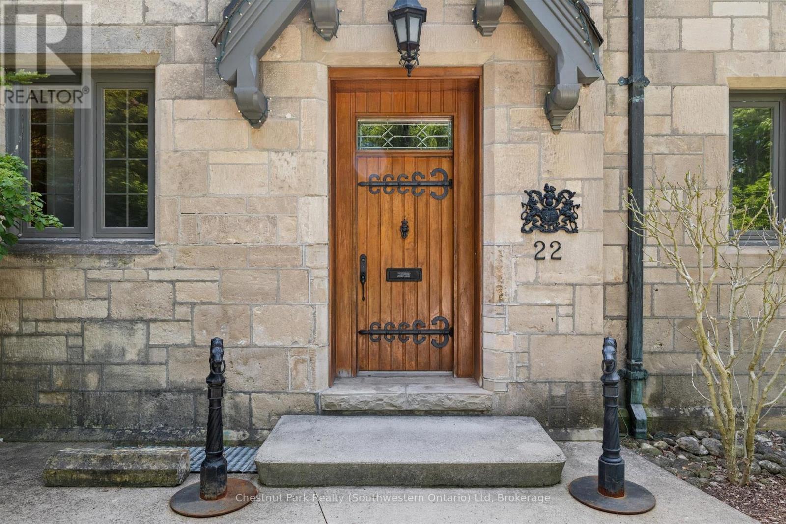 22 STUART STREET - 17